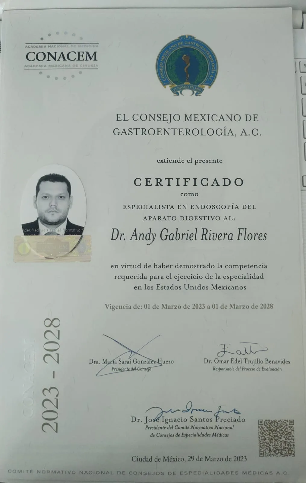 Certificado de - consulta-gastroenterologia-confiable-en-cdmx.webp